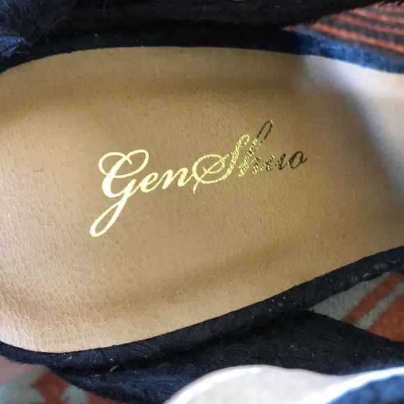 Open toe black high heels - Picture 3 of 7